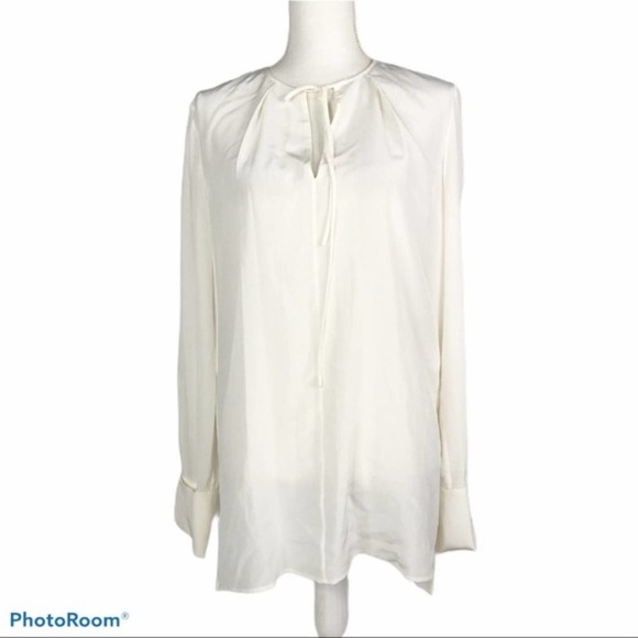 Diane Von Furstenberg tie front key hole top - Picture 2 of 12